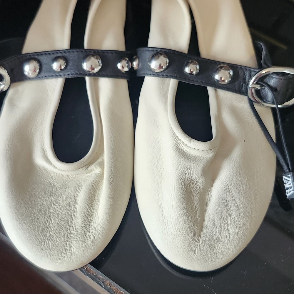 Zara Women's Cream Flats with Black Strap